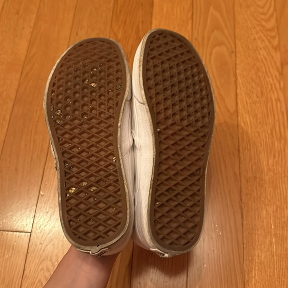 Vans - Picture 2 of 4